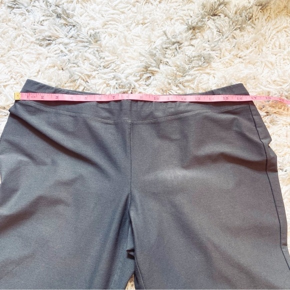 Eileen Fisher | Washable Stretch Crepe Slim Fit Ankle Pant Size Medium - Picture 6 of 7